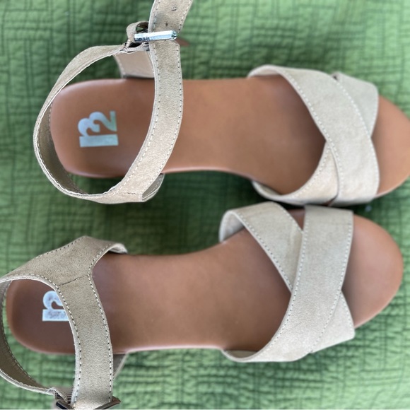 R2 women sandals - Picture 2 of 3